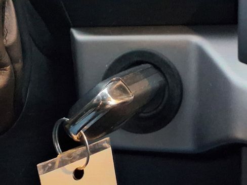 Used 2023 Ford F150 XLT image 10