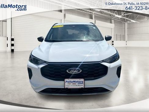 Used 2023 Ford Escape ST-Line w/ Tech Pack #1 AWD/4WD image 7