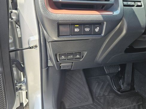 Used 2023 Toyota Prius Prime Premium FWD image 14