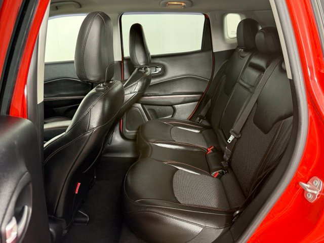 Used 2020 Jeep Compass Trailhawk AWD/4WD image 25