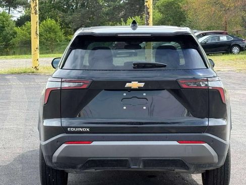 Used 2026 Chevrolet Equinox LT FWD image 6