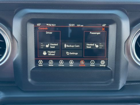 Used 2020 Jeep Wrangler Unlimited Sahara w/ Cold Weather Group AWD/4WD image 13