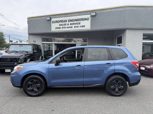 Used 2015 Subaru Forester 2.5i AWD/4WD image 4