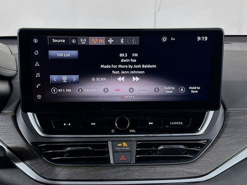 Used 2023 Nissan Altima 2.5 SV w/ SV Premium Package image 19