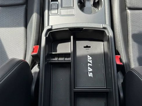 Used 2018 Volkswagen Atlas SE FWD image 37