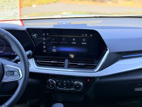 New 2026 Chevrolet Trax LT image 14