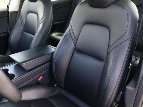 Used 2023 Tesla Model 3 Standard Range image 11