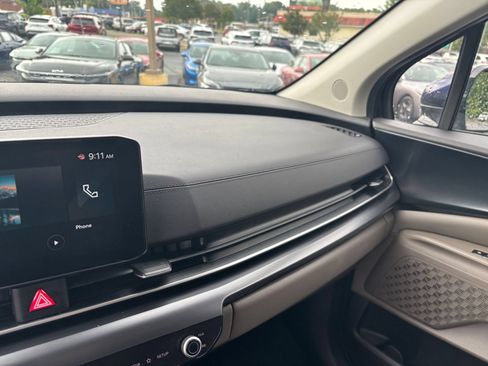 Used 2026 Kia Carnival FWD image 33