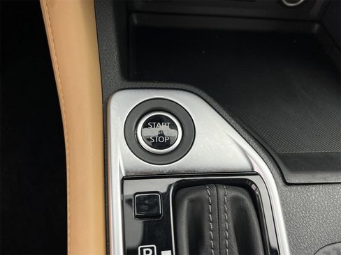 Used 2025 Nissan Sentra SV w/ SV Premium Package image 19