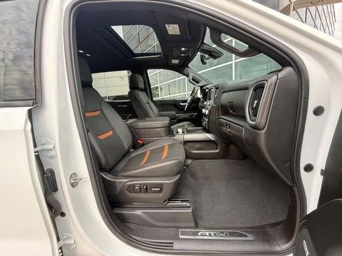 Used 2021 GMC Sierra 1500 AT4 w/ AT4 Premium Package AWD/4WD image 11