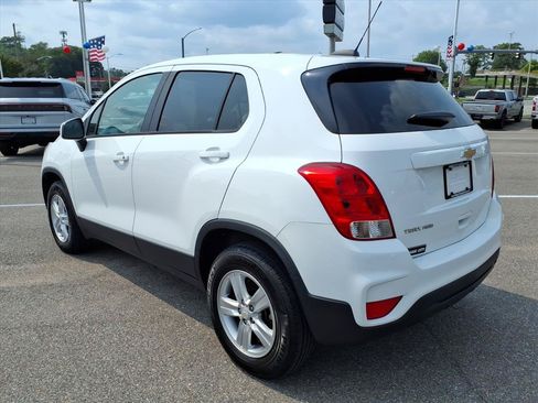 Used 2020 Chevrolet Trax LS w/ Tint and Cruise Package AWD/4WD image 3