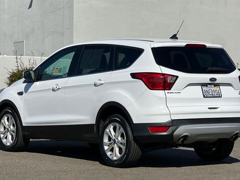 Used 2019 Ford Escape SE image 7