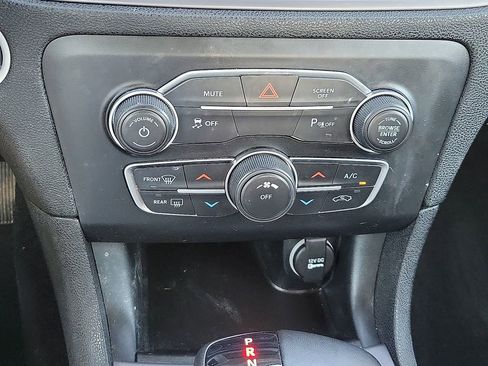 Used 2023 Dodge Charger SXT w/ Cold Weather Package image 17