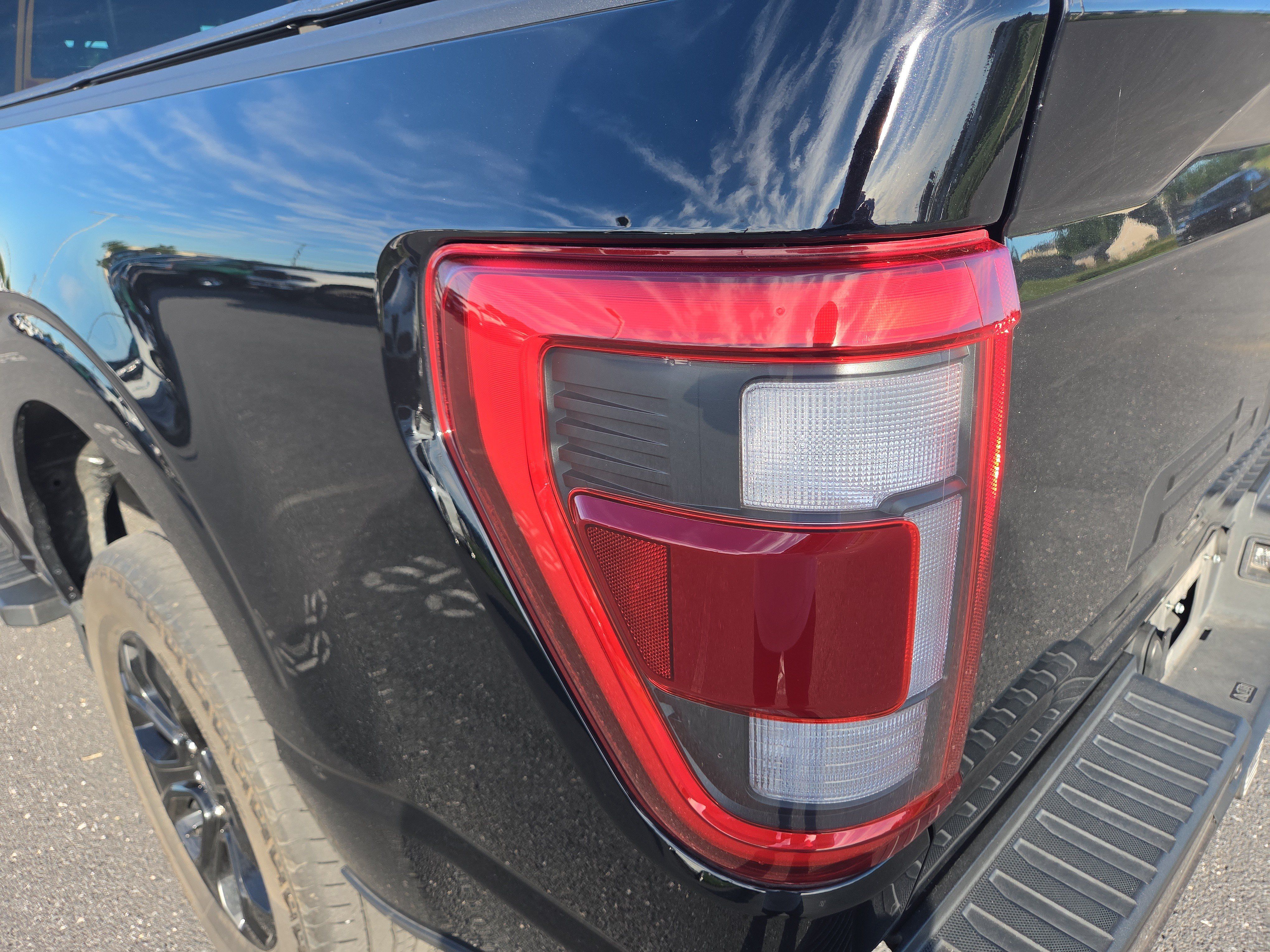 Used 2023 Ford F150 Lariat w/ Equipment Group 502A High AWD/4WD image 14