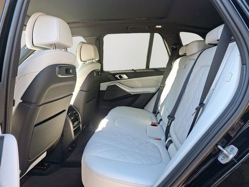 New 2026 BMW X5 xDrive40i w/ Climate Comfort Package image 5