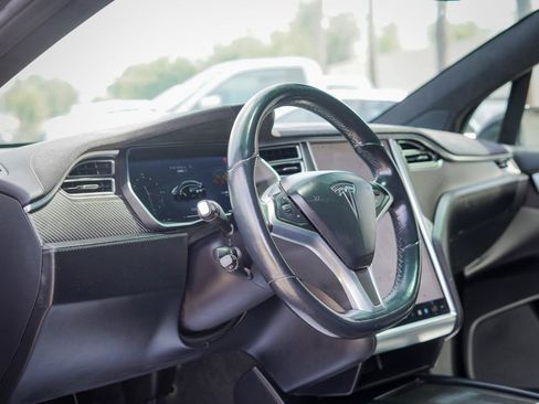 Used 2017 Tesla Model X 90D AWD/4WD image 9