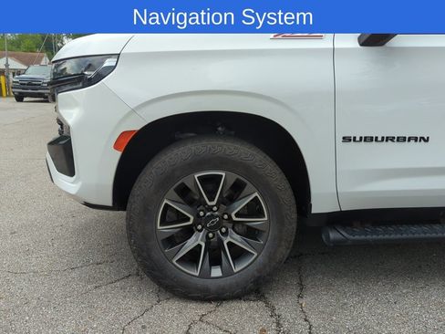 Used 2024 Chevrolet Suburban Z71 w/ Luxury Package AWD/4WD image 3
