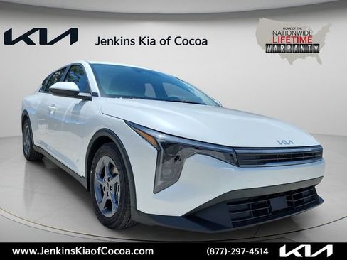 New 2026 Kia K4 FWD image 2