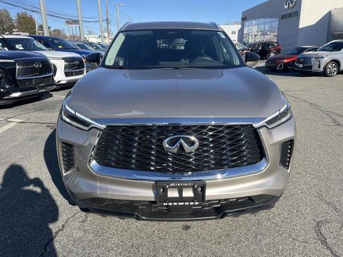Certified 2025 INFINITI QX60 Luxe image 8