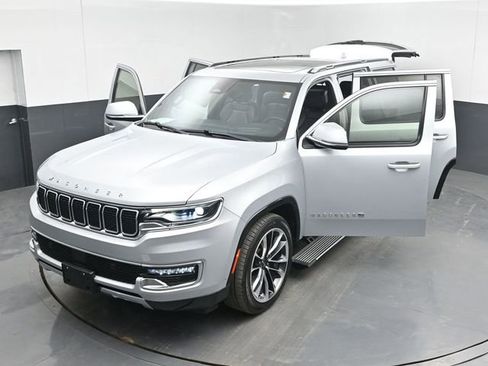 Used 2022 Jeep Wagoneer Series III w/ Premium Group I image 57