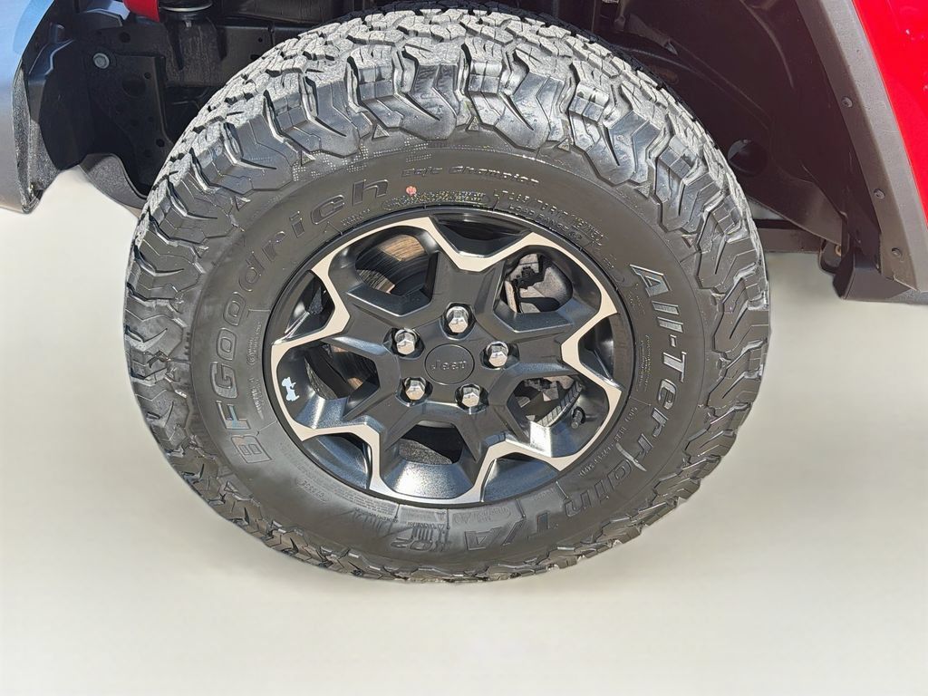Used 2021 Jeep Wrangler Unlimited Rubicon 4xe w/ Cold Weather Group AWD/4WD image 34