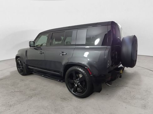Used 2025 Land Rover Defender 110 V8 AWD/4WD image 3