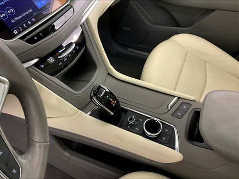 Certified 2023 Cadillac XT5 Premium Luxury w/ Technology Package AWD/4WD image 18