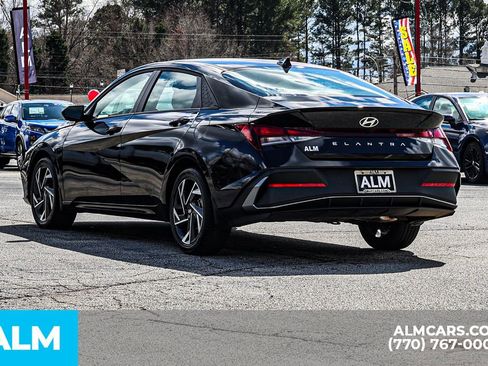 Used 2025 Hyundai Elantra Sport image 7