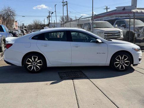 Used 2022 Chevrolet Malibu RS image 4
