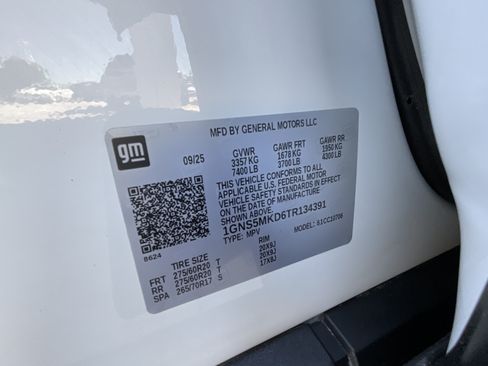 Used 2026 Chevrolet Tahoe LS RWD image 39