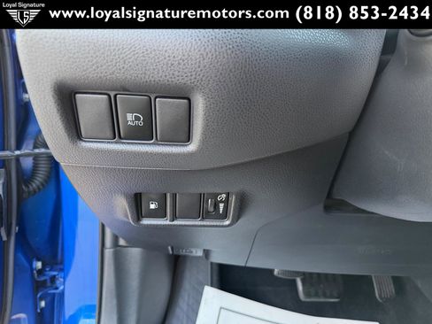 Used 2019 Toyota C-HR XLE image 18