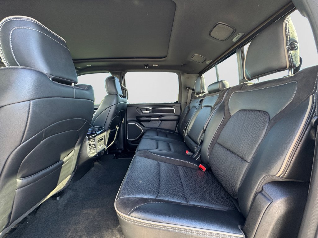 Used 2022 RAM 1500 Laramie AWD/4WD image 11