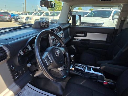 Used 2007 Toyota FJ Cruiser 4WD image 74