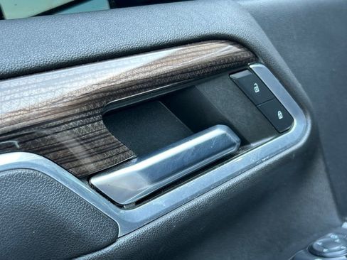 Used 2024 Chevrolet Silverado 2500 LT image 60