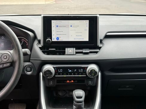 Used 2023 Toyota RAV4 XLE AWD/4WD image 12