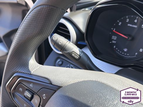 Used 2025 Chevrolet Trax LS w/ LS Convenience Package FWD image 18