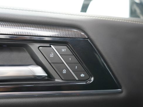 Used 2025 GMC Yukon Elevation AWD/4WD image 22