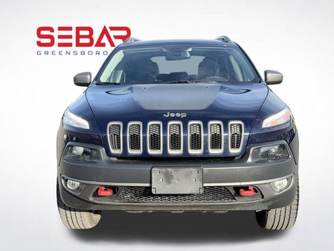 Used 2016 Jeep Cherokee Trailhawk AWD/4WD image 2