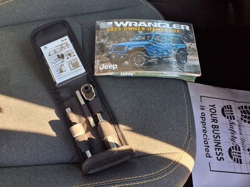 Used 2025 Jeep Wrangler Sport S image 88