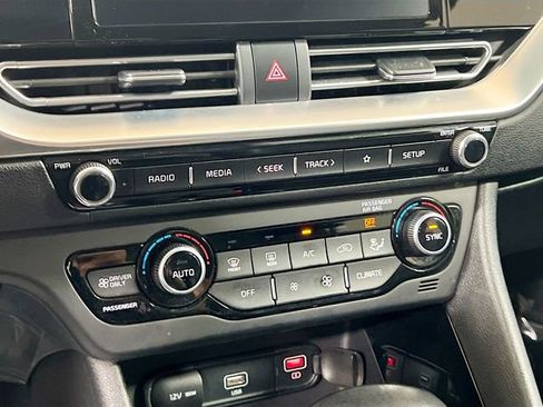 Certified 2022 Kia Niro LXS image 15