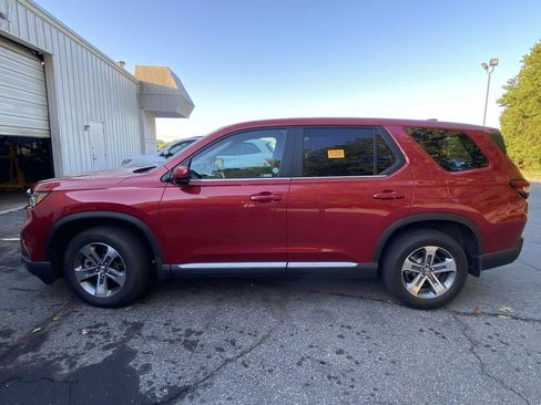 Used 2023 Honda Pilot EX-L image 2