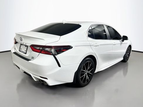 Used 2024 Toyota Camry SE AWD/4WD image 4