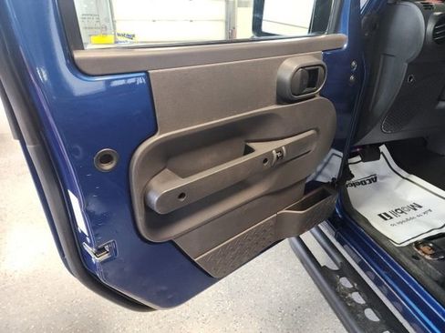 Used 2009 Jeep Wrangler Unlimited X image 12