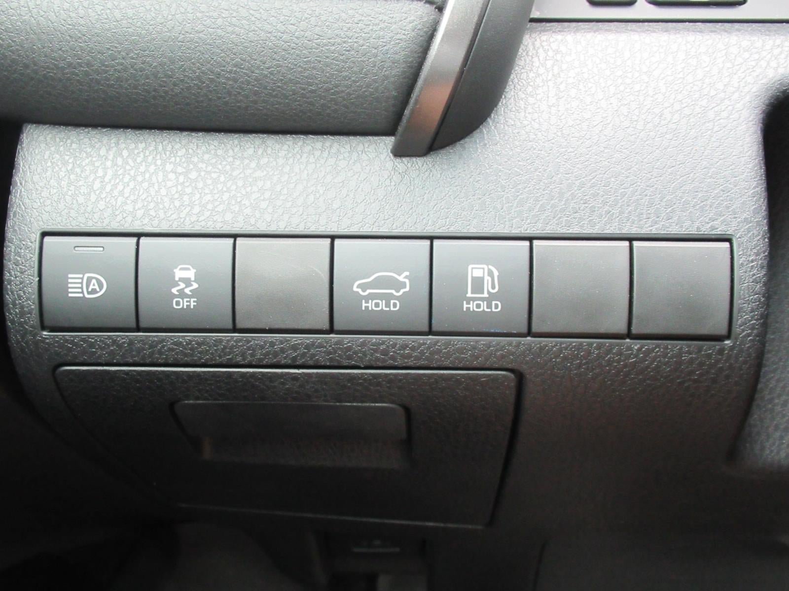 Used 2019 Toyota Camry SE FWD image 22
