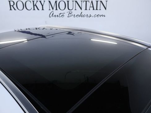 Used 2021 Mercedes-Benz GLA 250 4MATIC w/ Premium Package image 12