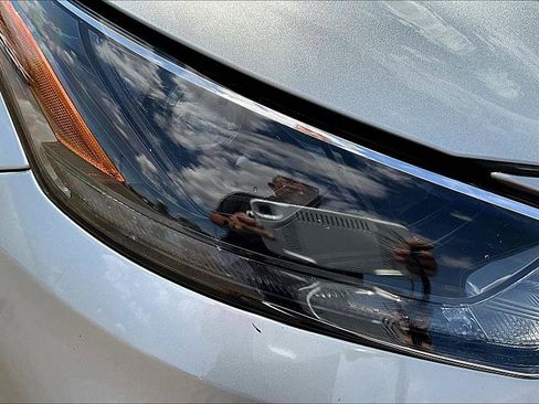 Used 2024 Toyota Highlander LE image 28