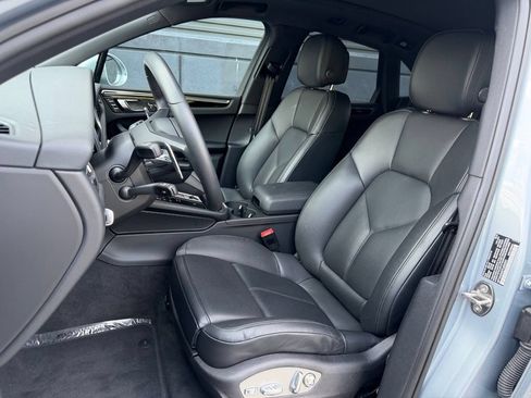 Certified 2026 Porsche Macan AWD/4WD image 16