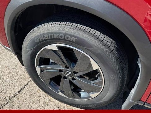 Certified 2025 Nissan Rogue SV image 21