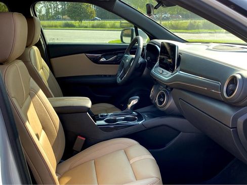 New 2024 Chevrolet Blazer Premier w/ Driver Confidence II Package FWD image 17