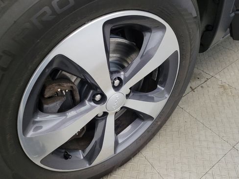 Used 2019 Jeep Cherokee Limited image 31